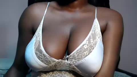 mimiebony Momentaufnahme des Live-Raums auf Chaturbate