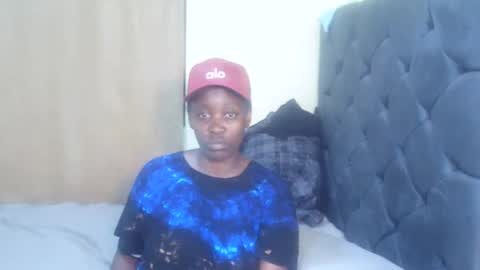 mina2244 captura de la sala en vivo en Chaturbate