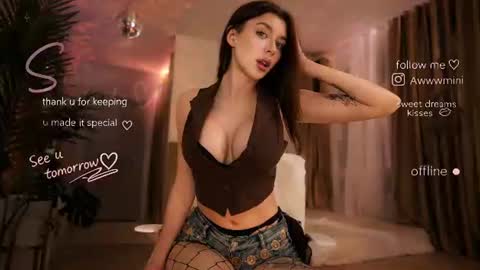 minirini captura da sala ao vivo na Chaturbate