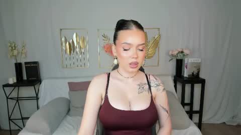 mistress_of_hearts Momentaufnahme des Live-Raums auf Chaturbate