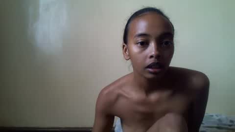 mitiah06 momentopname van live room op Chaturbate