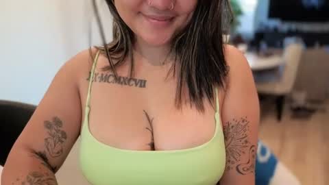 momgoeswild Momentaufnahme des Live-Raums auf Chaturbate