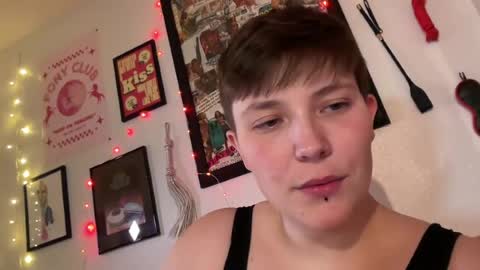 mostlyylesbian Momentaufnahme des Live-Raums auf Chaturbate