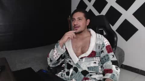 mr_real_aaron Momentaufnahme des Live-Raums auf Chaturbate