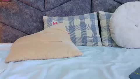 myapril__ momentopname van live room op Chaturbate