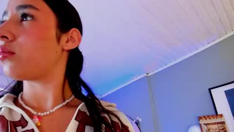 nanammi_ momentopname van live room op Chaturbate