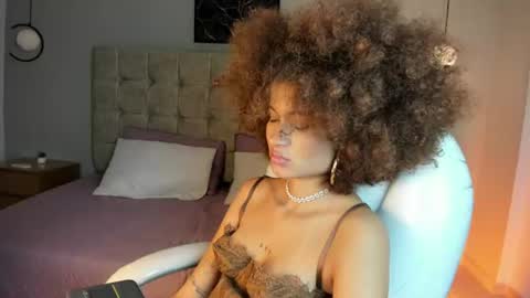 naomy9_ Momentaufnahme des Live-Raums auf Chaturbate