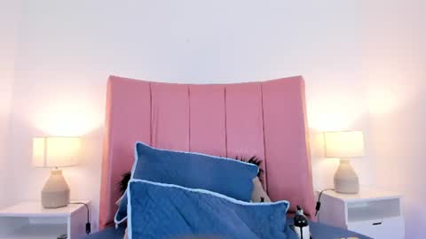 nataliacollinslim live room snapshot on Chaturbate