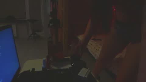natishaloveu momentopname van live room op Chaturbate