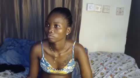 naughty_kana live room snapshot on Chaturbate