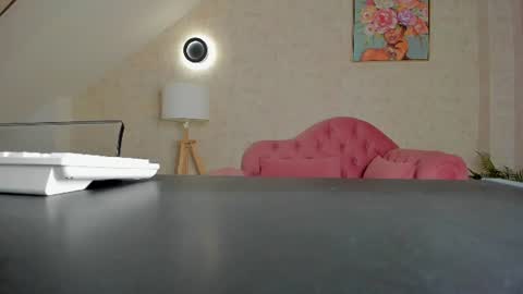 nayabliss_ live room snapshot on Chaturbate