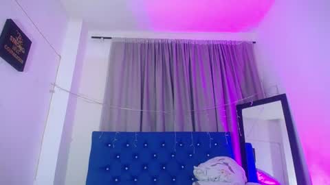 neighbor_ebony снимок онлайн-комнаты на Chaturbate