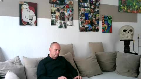 newkammer87 live room snapshot on Chaturbate
