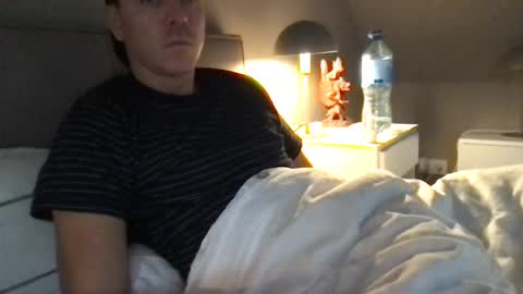 nicknuster captura de la sala en vivo en Chaturbate