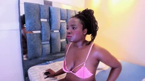 nicoletorres2 captura de la sala en vivo en Chaturbate