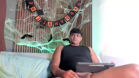 nicolvibes_212 снимок онлайн-комнаты на Chaturbate