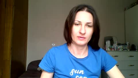 nika_smily momentopname van live room op Chaturbate