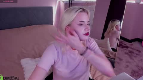 niki_ices Momentaufnahme des Live-Raums auf Chaturbate