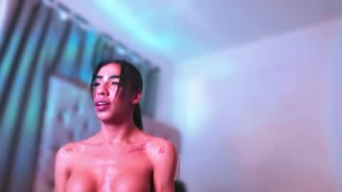ninonbeart captura da sala ao vivo na Chaturbate