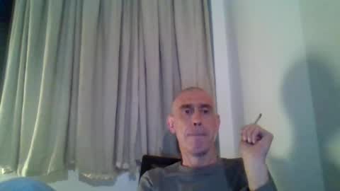 nirevess momentopname van live room op Chaturbate