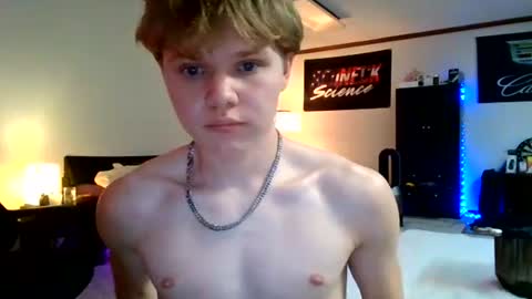 njay770 снимок онлайн-комнаты на Chaturbate