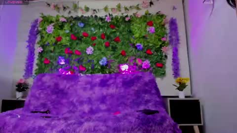 nyra_queen captura da sala ao vivo na Chaturbate