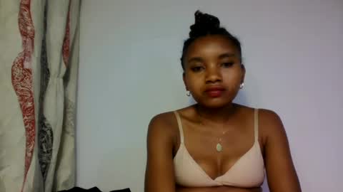 odiiias captura de la sala en vivo en Chaturbate