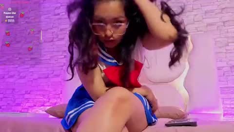 oliviapearl_tay Momentaufnahme des Live-Raums auf Chaturbate