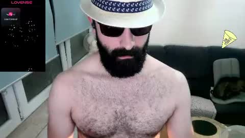 ona_nisme live room snapshot on Chaturbate
