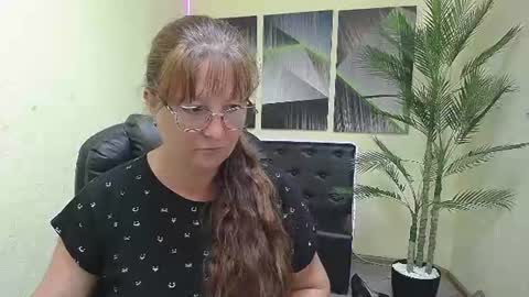 oovanessahotts live room snapshot on Chaturbate