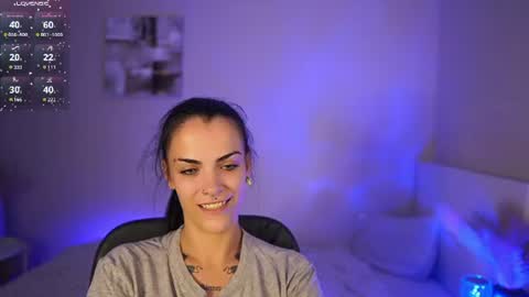pauline_2005 live room snapshot on Chaturbate