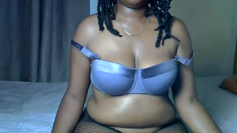 pearl_luvv снимок онлайн-комнаты на Chaturbate