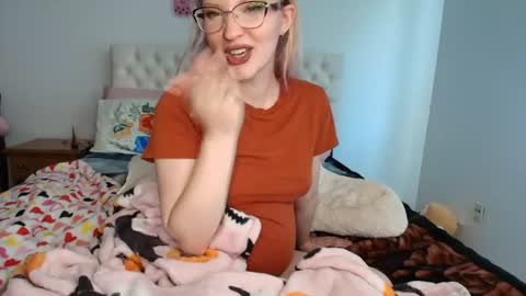 petite_cupcake momentopname van live room op Chaturbate