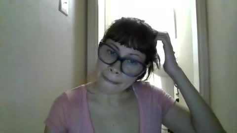 petitedoll30 live room snapshot on Chaturbate