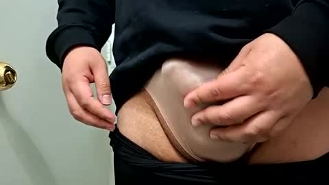 phillipmr19 live room snapshot on Chaturbate