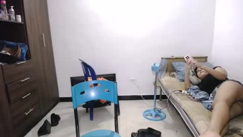 pia_alonzo30 captura de la sala en vivo en Chaturbate