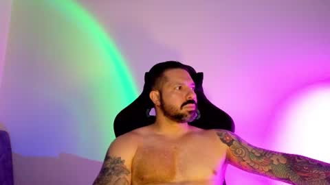 pierrevidal live room snapshot on Chaturbate