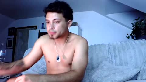 piolintroconis2001 Momentaufnahme des Live-Raums auf Chaturbate