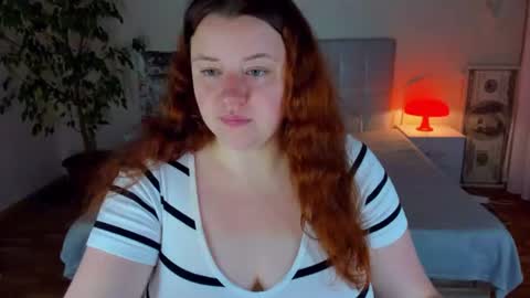 polinafoxys live room snapshot on Chaturbate