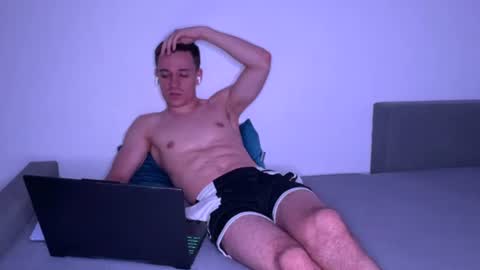 polishboyfriend02 Momentaufnahme des Live-Raums auf Chaturbate