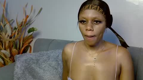 prettyglam momentopname van live room op Chaturbate