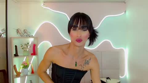 priscilarainbow live room snapshot on Chaturbate