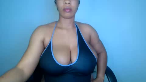 pussywet8623448 снимок онлайн-комнаты на Chaturbate