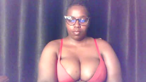 queen_melanine captura da sala ao vivo na Chaturbate