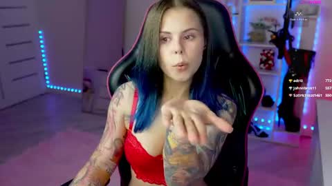 queenalicex Momentaufnahme des Live-Raums auf Chaturbate