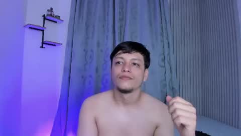raiderandroxie1 captura de la sala en vivo en Chaturbate