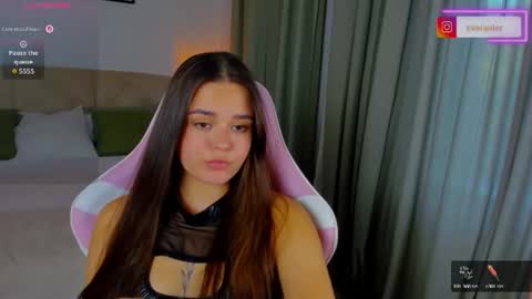 raidereva_ снимок онлайн-комнаты на Chaturbate