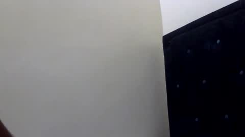 rara_molly captura de la sala en vivo en Chaturbate