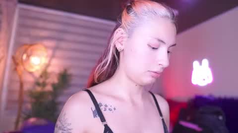 rebecah_1 captura da sala ao vivo na Chaturbate