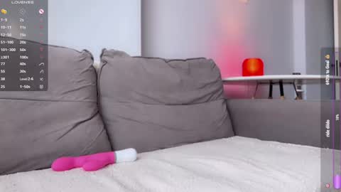 rebeccaniksoon live room snapshot on Chaturbate